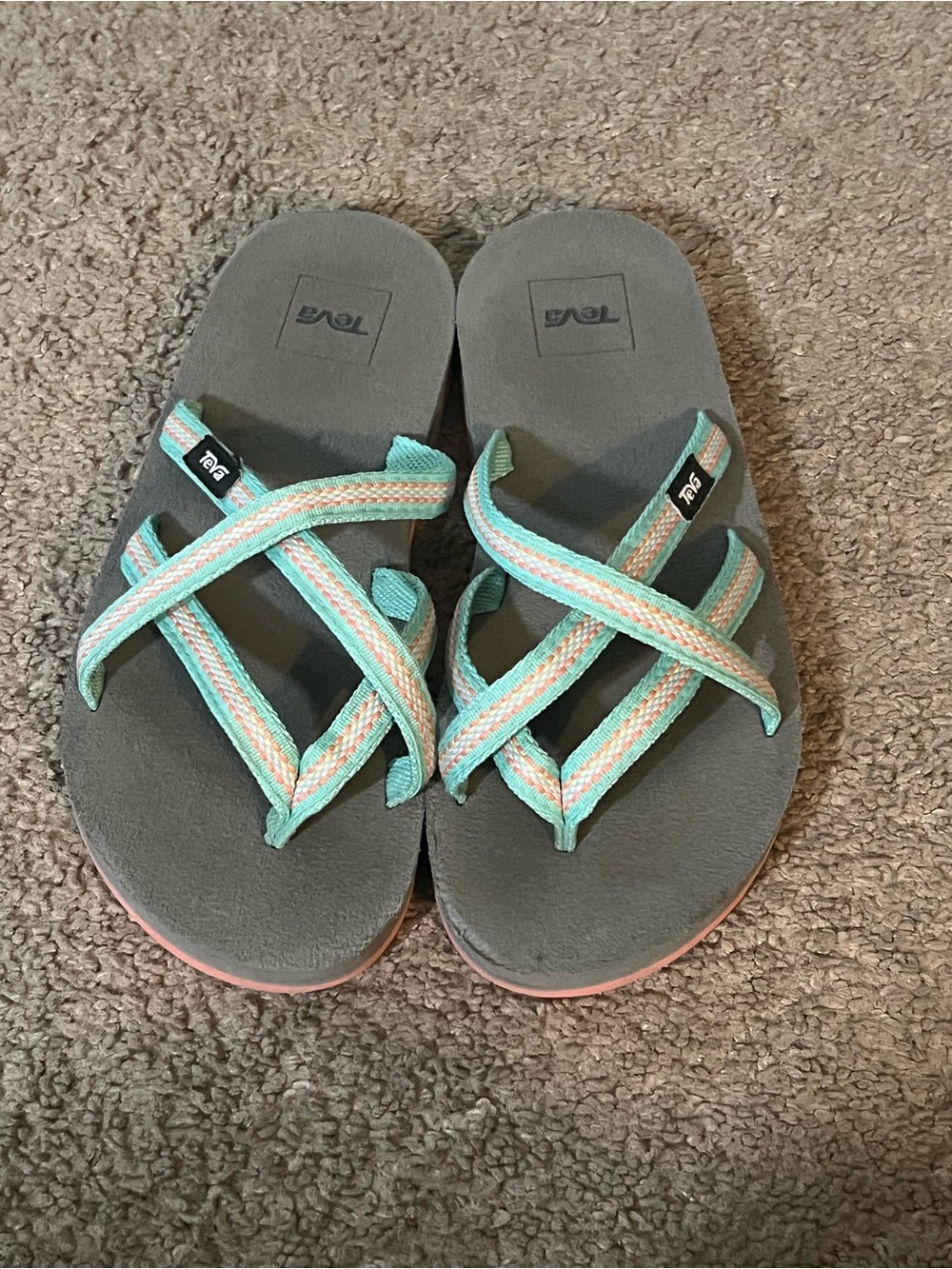 Teva Girls Olowahu flip flops, gray and mint - size 4 (women’s 5.5)